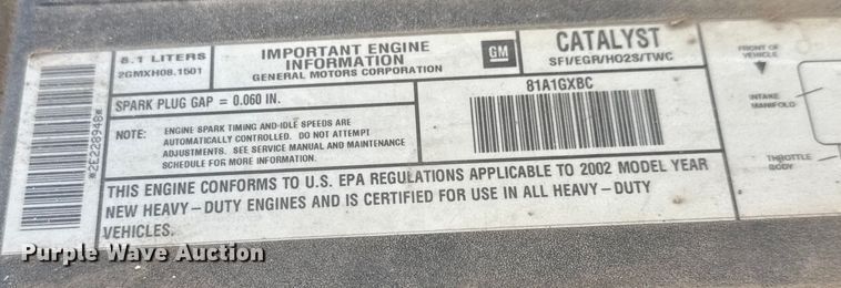 image for item ET4082 2002 Chevrolet Silverado 2500HD flatbed pickup truck