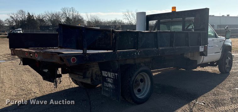 image for item ET4083 2002 Chevrolet Silverado 3500 dump bed pickup truck