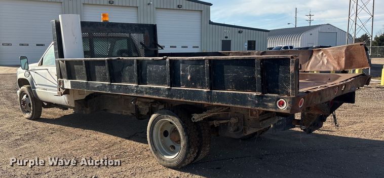 image for item ET4083 2002 Chevrolet Silverado 3500 dump bed pickup truck