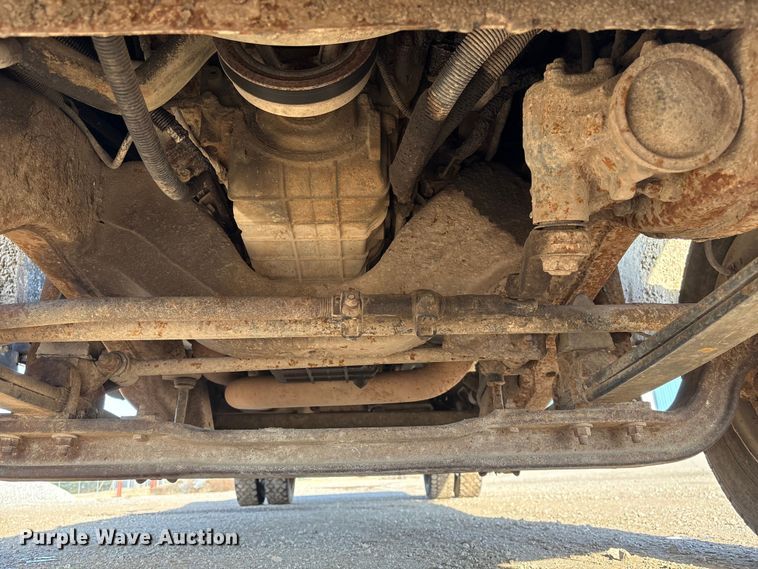 image for item ET4083 2002 Chevrolet Silverado 3500 dump bed pickup truck