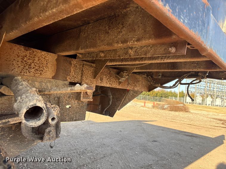 image for item ET4083 2002 Chevrolet Silverado 3500 dump bed pickup truck