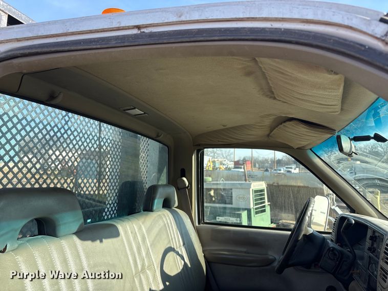 image for item ET4083 2002 Chevrolet Silverado 3500 dump bed pickup truck