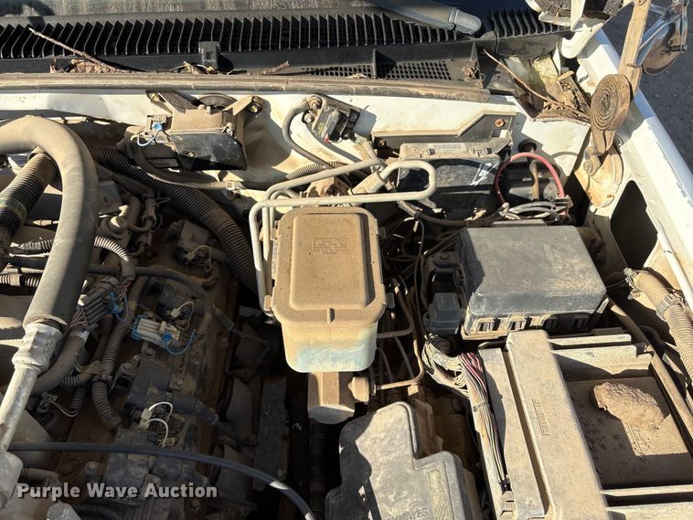 image for item ET4083 2002 Chevrolet Silverado 3500 dump bed pickup truck