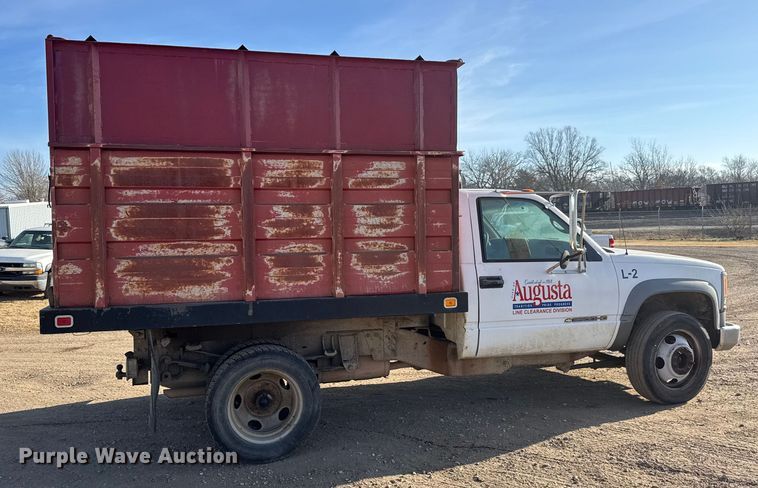 image for item ET4085 2000 Chevrolet C3500 chipper pickup truck