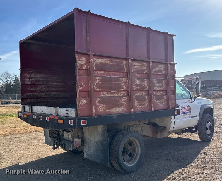 image for item ET4085 2000 Chevrolet C3500 chipper pickup truck