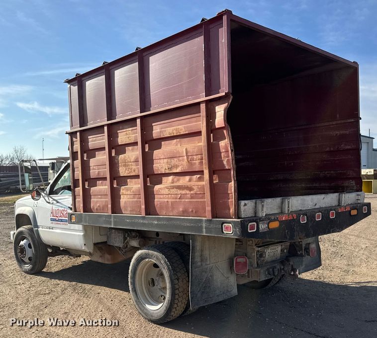 image for item ET4085 2000 Chevrolet C3500 chipper pickup truck