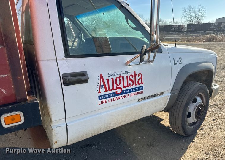 image for item ET4085 2000 Chevrolet C3500 chipper pickup truck