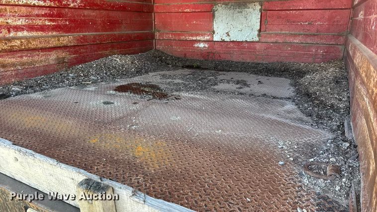 image for item ET4085 2000 Chevrolet C3500 chipper pickup truck