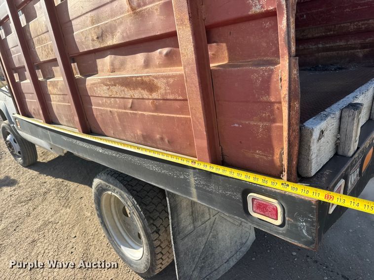 image for item ET4085 2000 Chevrolet C3500 chipper pickup truck