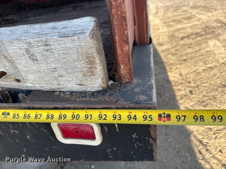 image for item ET4085 2000 Chevrolet C3500 chipper pickup truck