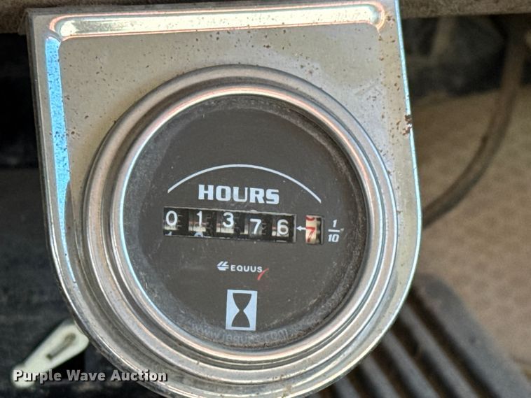 image for item ET4085 2000 Chevrolet C3500 chipper pickup truck