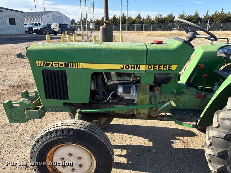 image for item ET4087 John Deere 750 MFWD tractor