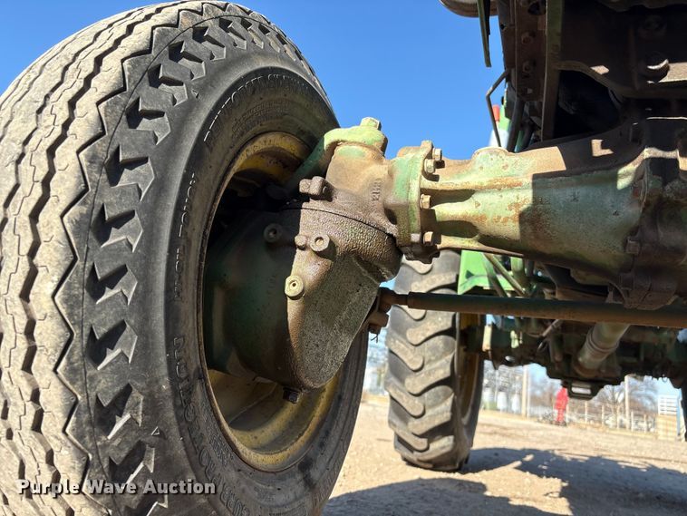 image for item ET4087 John Deere 750 MFWD tractor