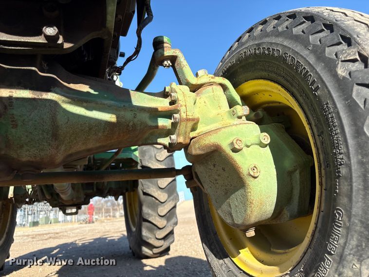 image for item ET4087 John Deere 750 MFWD tractor