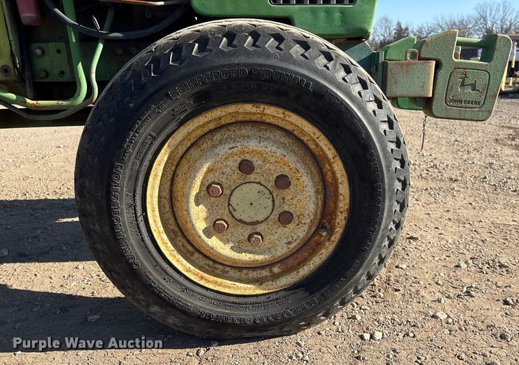 image for item ET4087 John Deere 750 MFWD tractor