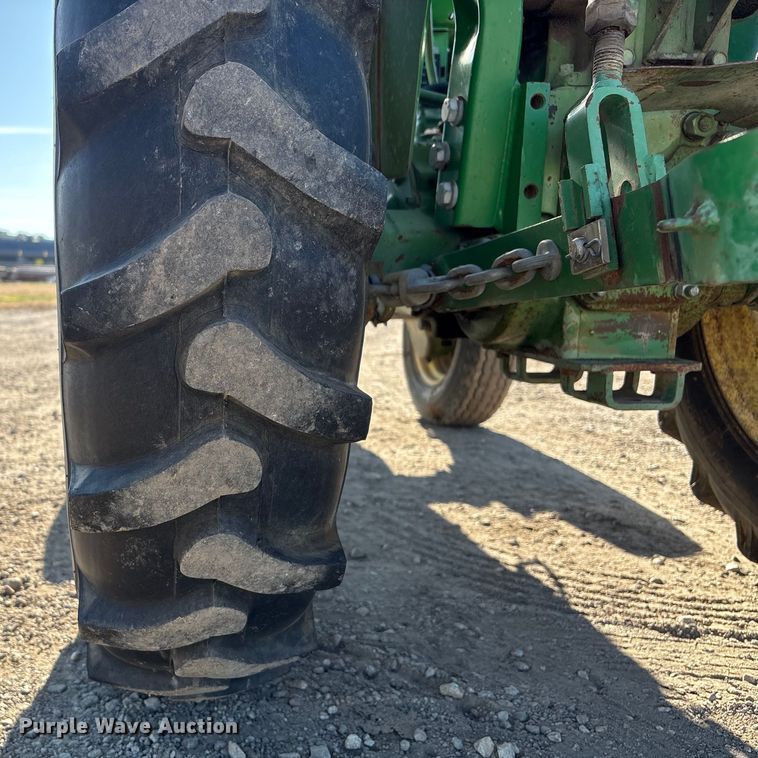 image for item ET4087 John Deere 750 MFWD tractor