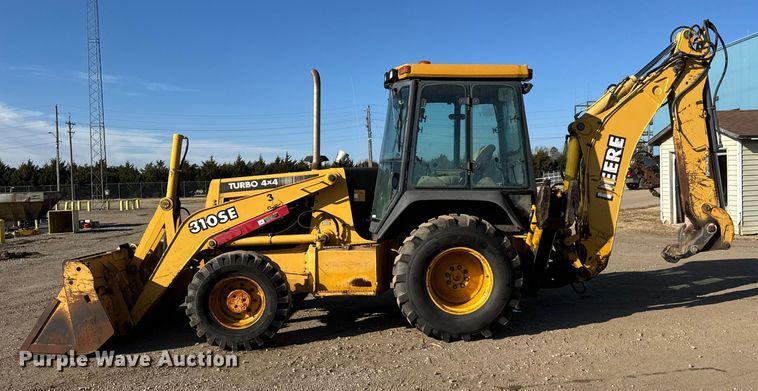 image for item ET4088 1998 John Deere 310SE tractor
