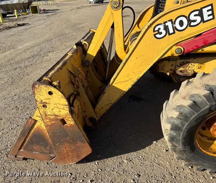 image for item ET4088 1998 John Deere 310SE tractor