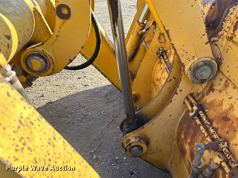 image for item ET4088 1998 John Deere 310SE tractor