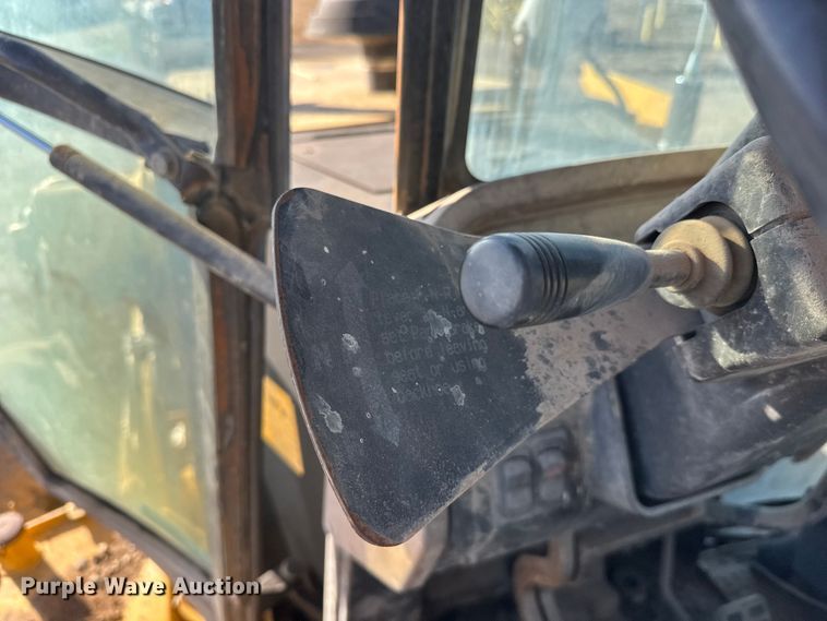 image for item ET4088 1998 John Deere 310SE tractor