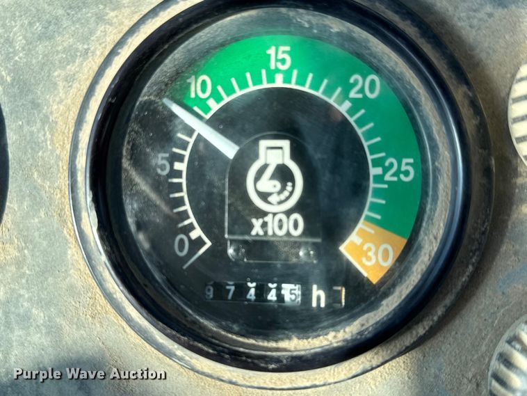 image for item ET4088 1998 John Deere 310SE tractor