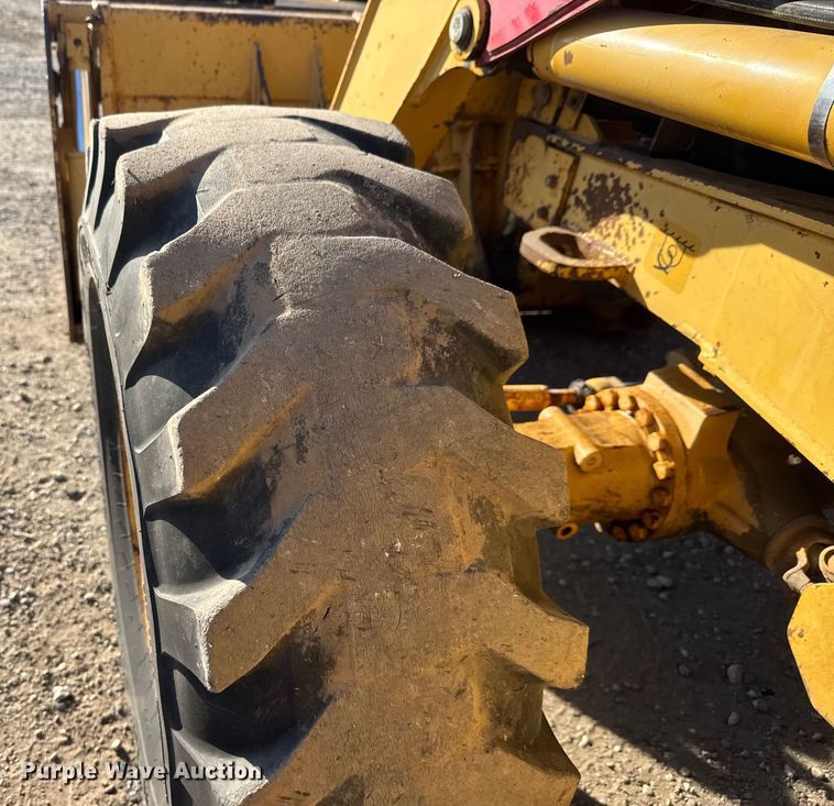 image for item ET4088 1998 John Deere 310SE tractor