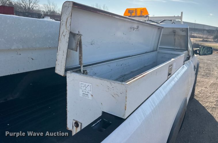 image for item ET4089 2002 Chevrolet Silverado 2500HD pickup truck