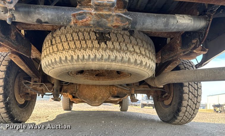 image for item ET4089 2002 Chevrolet Silverado 2500HD pickup truck