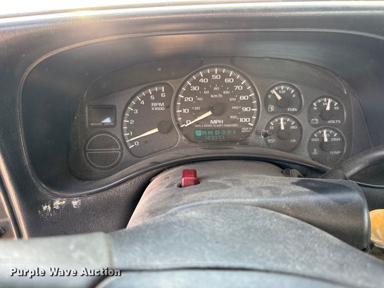 image for item ET4089 2002 Chevrolet Silverado 2500HD pickup truck