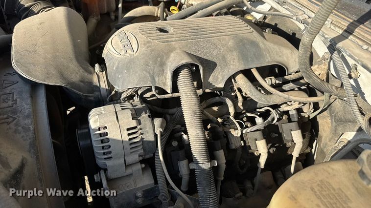 image for item ET4089 2002 Chevrolet Silverado 2500HD pickup truck