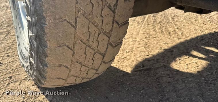 image for item ET4089 2002 Chevrolet Silverado 2500HD pickup truck