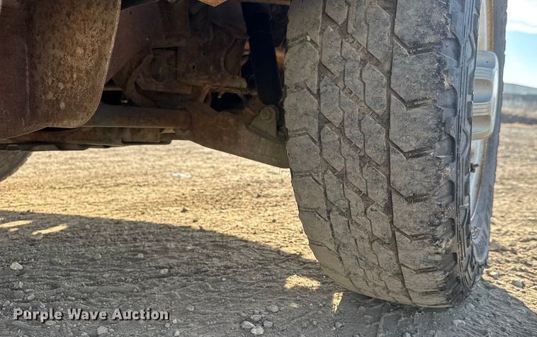 image for item ET4089 2002 Chevrolet Silverado 2500HD pickup truck