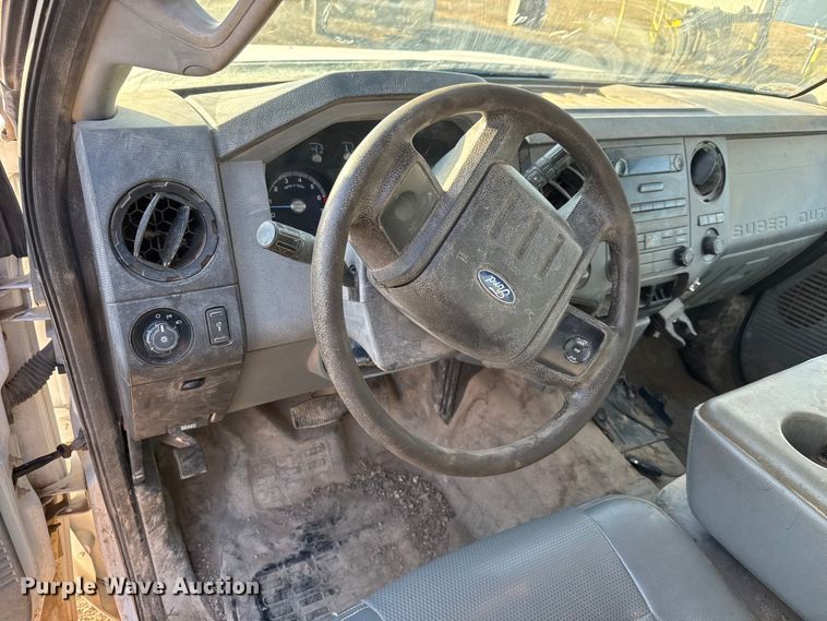 image for item ET4090 2013 Ford F350 Super Duty Ext. Cab utility bed pickup truck