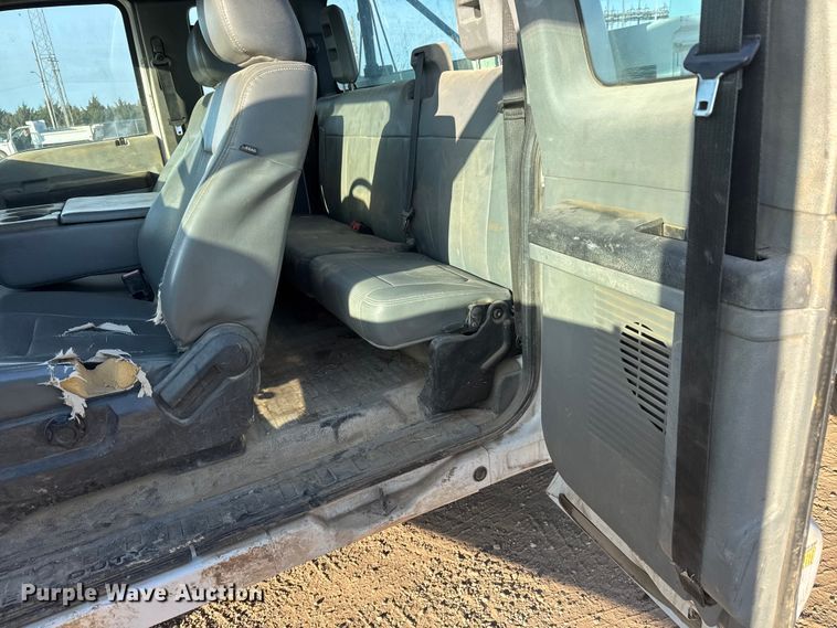 image for item ET4090 2013 Ford F350 Super Duty Ext. Cab utility bed pickup truck