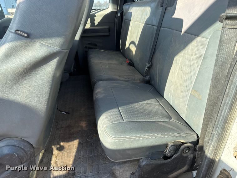 image for item ET4090 2013 Ford F350 Super Duty Ext. Cab utility bed pickup truck