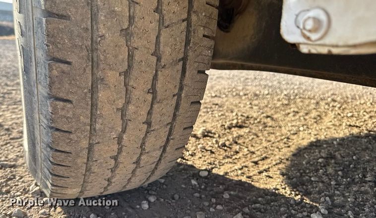 image for item ET4090 2013 Ford F350 Super Duty Ext. Cab utility bed pickup truck