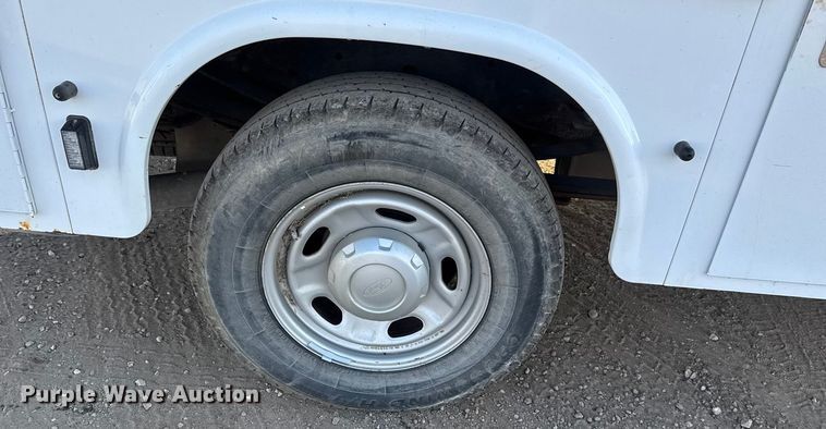 image for item ET4090 2013 Ford F350 Super Duty Ext. Cab utility bed pickup truck