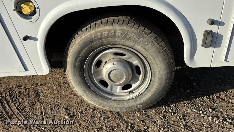 image for item ET4090 2013 Ford F350 Super Duty Ext. Cab utility bed pickup truck