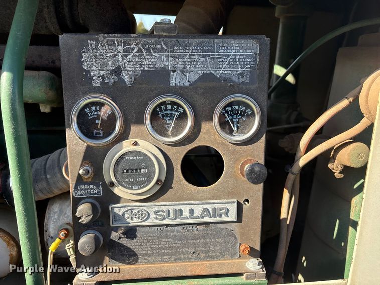 image for item ET4092 Sullivan 150 Sulliscrew air compressor