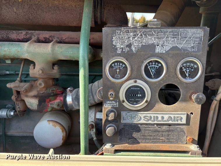 image for item ET4092 Sullivan 150 Sulliscrew air compressor