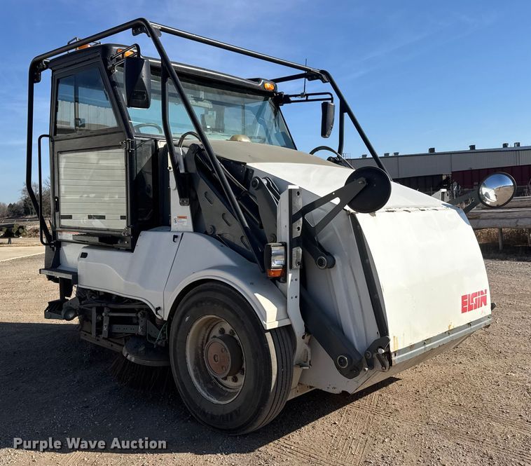 image for item ET4093 2009 Elgin Pelican Series NP street sweeper