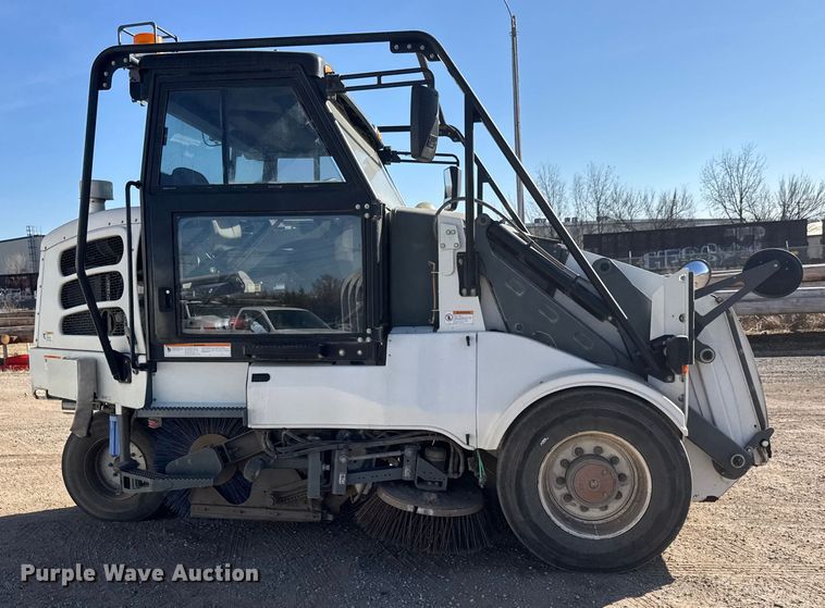 image for item ET4093 2009 Elgin Pelican Series NP street sweeper