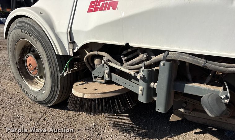 image for item ET4093 2009 Elgin Pelican Series NP street sweeper