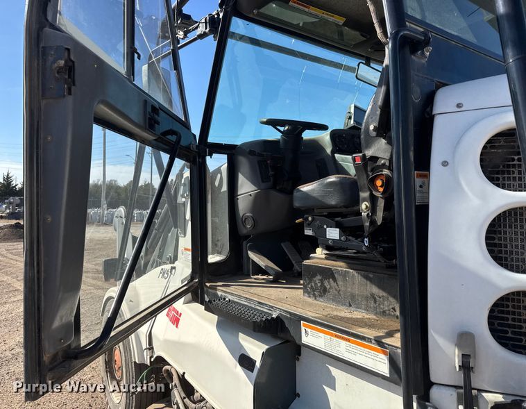 image for item ET4093 2009 Elgin Pelican Series NP street sweeper