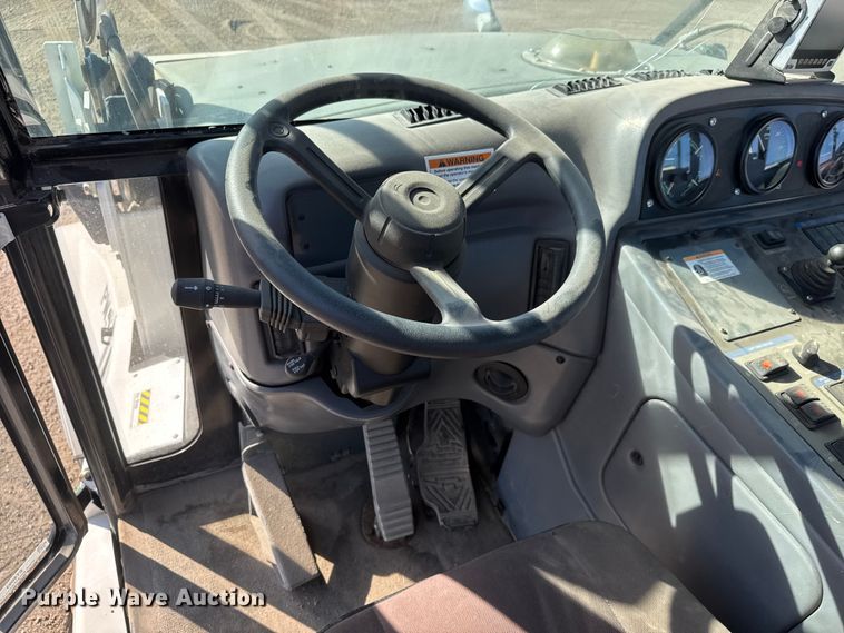 image for item ET4093 2009 Elgin Pelican Series NP street sweeper