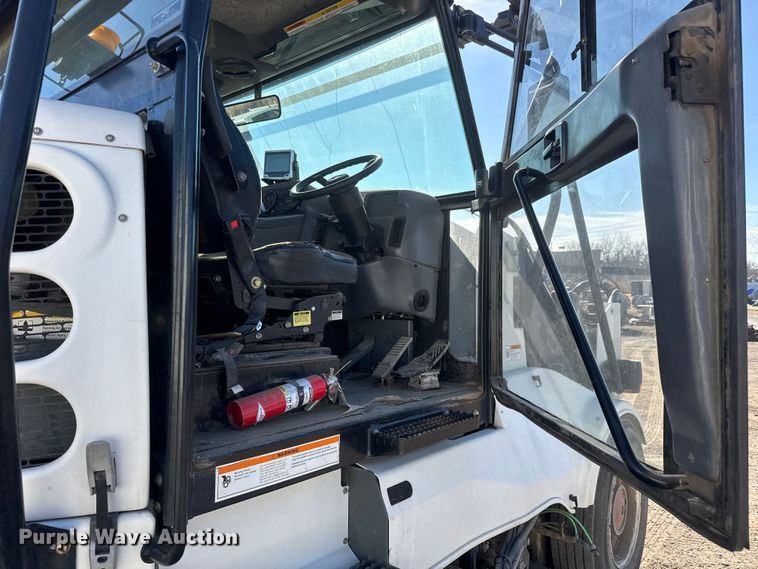 image for item ET4093 2009 Elgin Pelican Series NP street sweeper