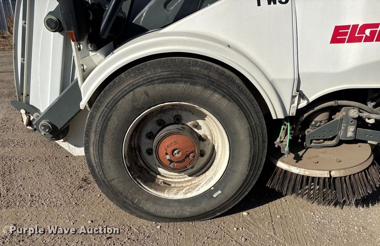 image for item ET4093 2009 Elgin Pelican Series NP street sweeper