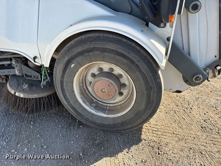 image for item ET4093 2009 Elgin Pelican Series NP street sweeper