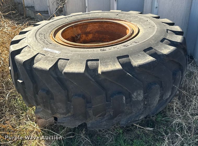 image for item ET4094 Akuret E-2/L-2 wheel loader tire and wheel