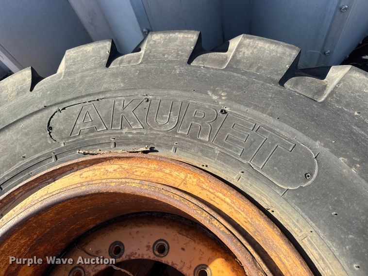 image for item ET4094 Akuret E-2/L-2 wheel loader tire and wheel